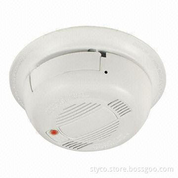 Smoke Detector Hidden Camera with Sony CCD, 420TVL Resolution and 3.7mm Pinhole Lens